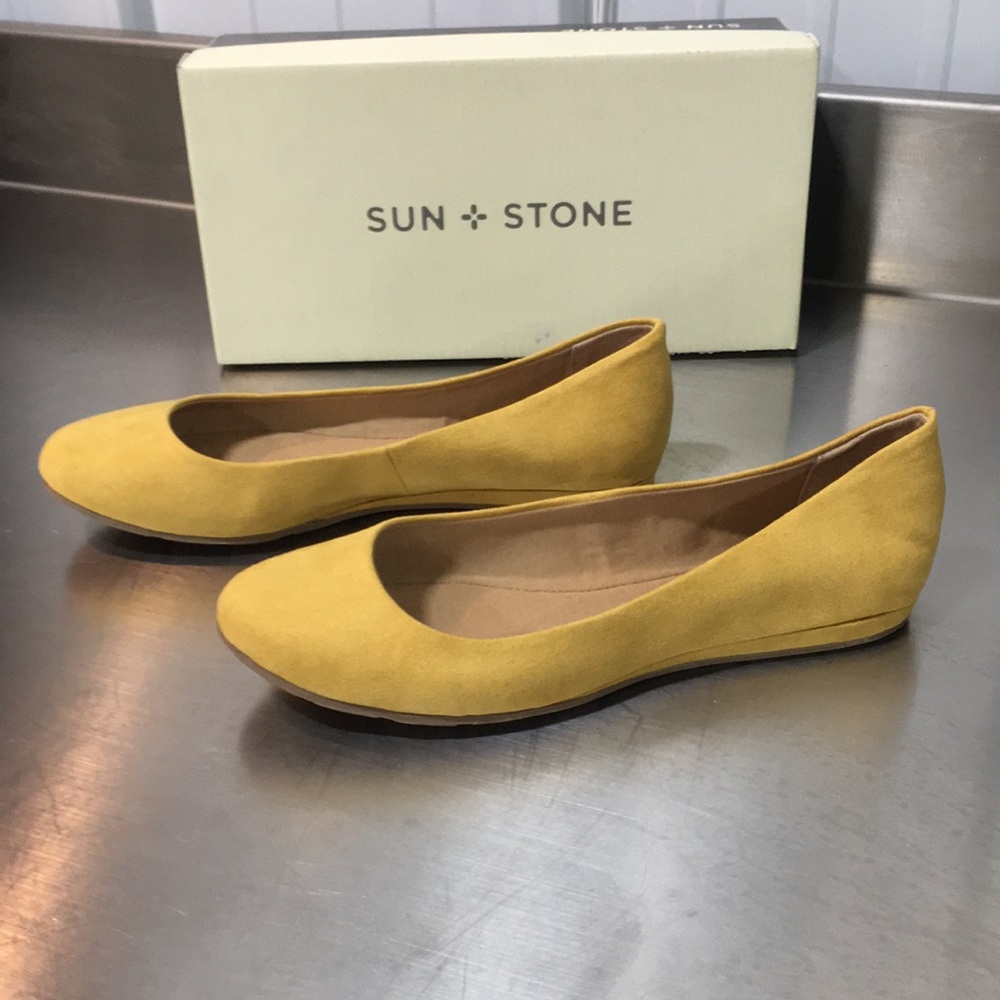 New WB Woman’s Sun + Stone Women's Yellow Suede Ballet Flats - Picture 3 of 5